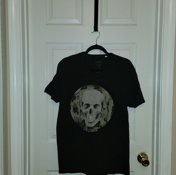 Guess Black V Neck Skull T Shirt Size L - Picture 2 of 4